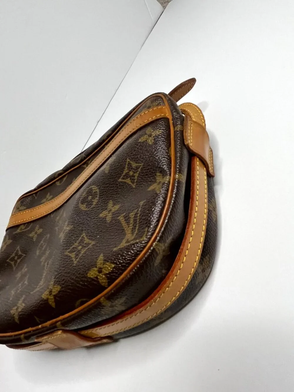 Authentic Louis Vuitton Cross Body Bag Shoulder HandBag Signature logo